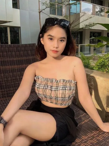 Song Xin-Yan, female escort in Hong Kong