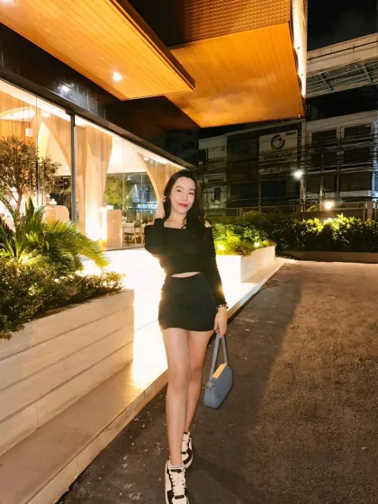 Hu Ning, female escort in Hong Kong