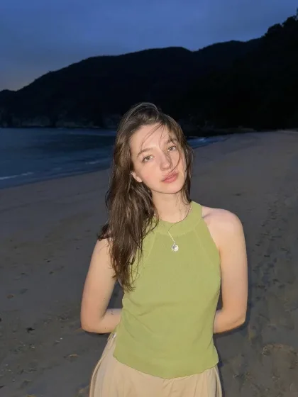 He Rina-Ning, female escort in Hong Kong