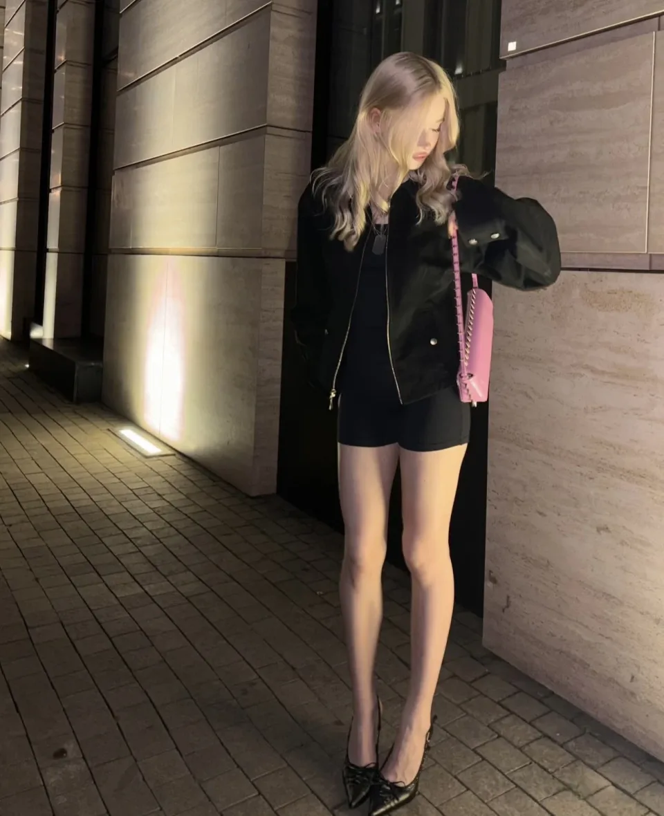 Wu Rina, Hong Kong profile photo 6