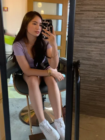 Oliazara, female escort in Hong Kong