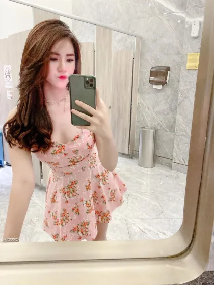 Peng Yuna, female escort in Hong Kong