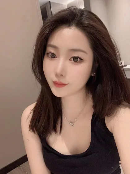 Photo next profile Wang Yue