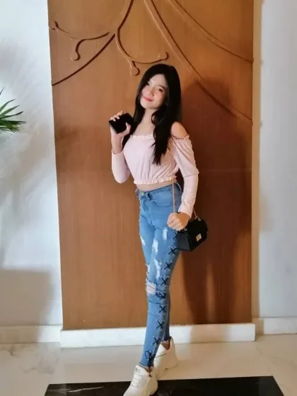 Huang Fang-Lian, female escort in Hong Kong