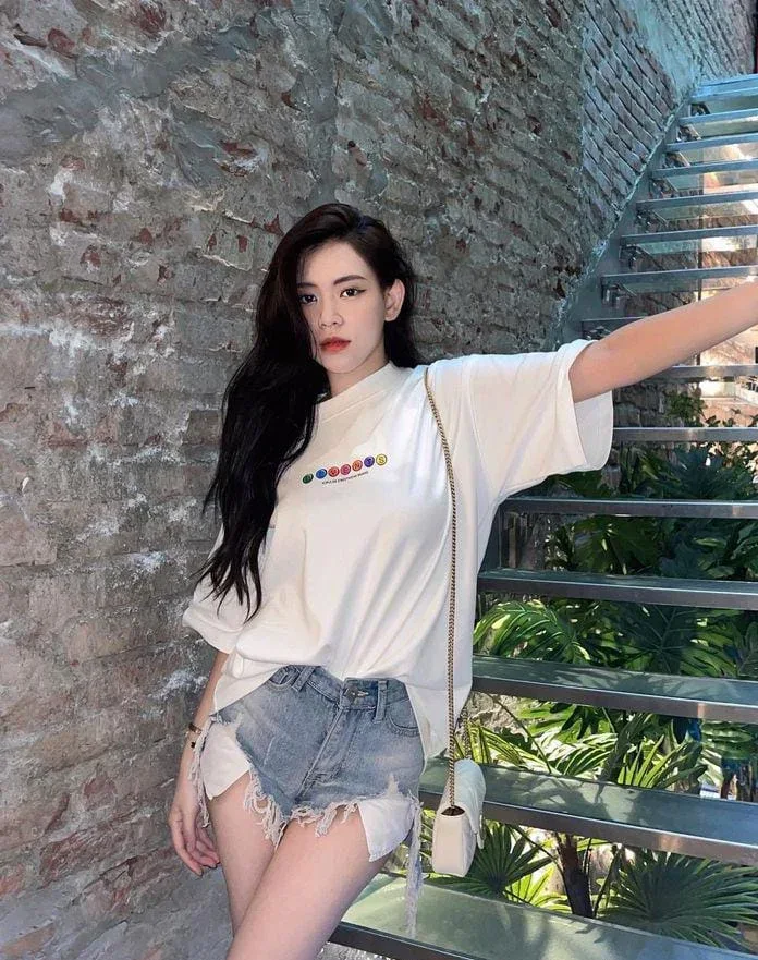 Han Jing-Suyin, Hong Kong profile photo 1