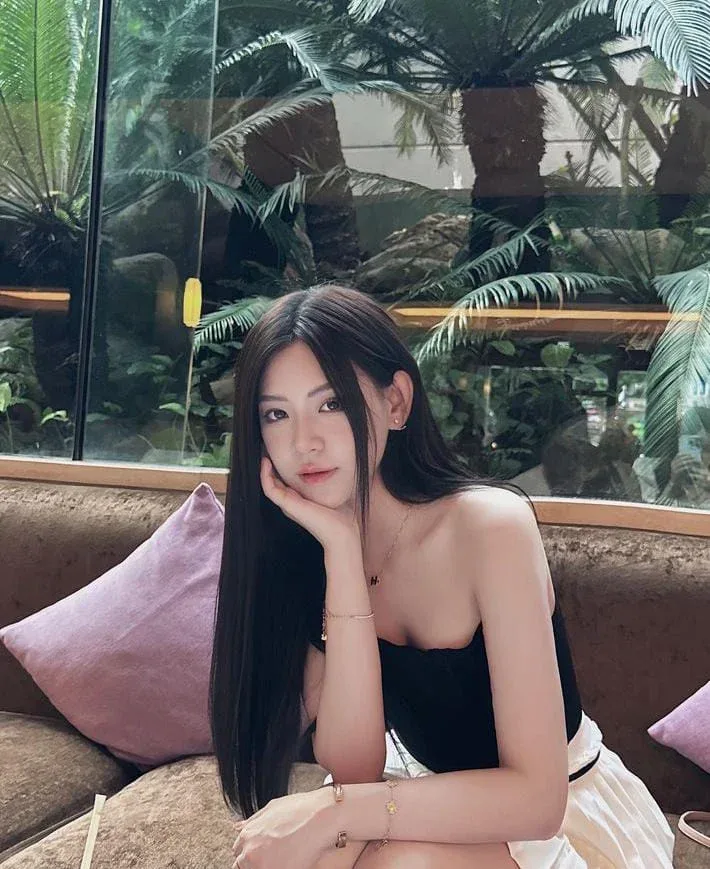 Han Jing-Suyin, Hong Kong profile photo 4
