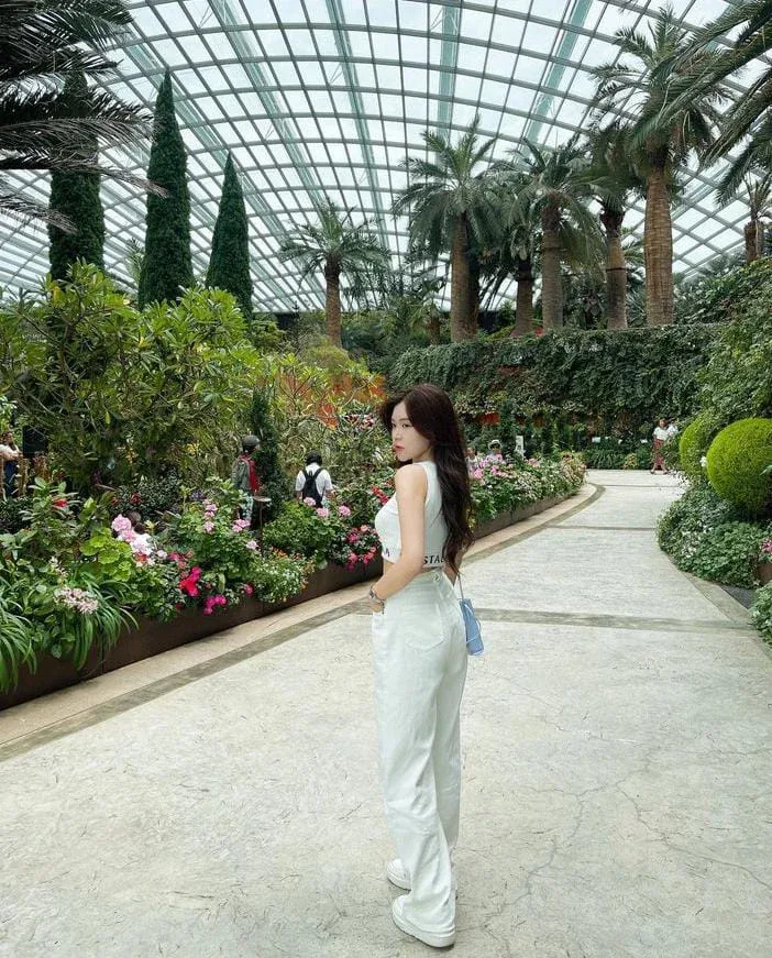 Han Jing-Suyin, Hong Kong profile photo 9
