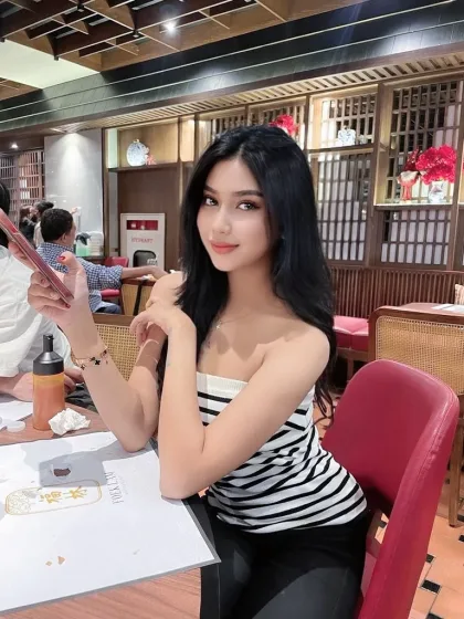 Photo next profile Huang Yan-Lian