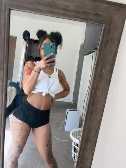 Xu Fei-Lian, female escort in Hong Kong