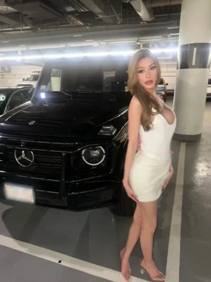 Zhang Sora, shemale escort in Hong Kong