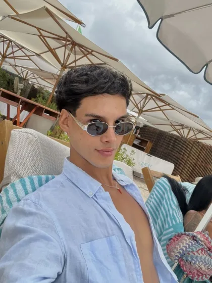 Peng Dong, male escort in Hong Kong
