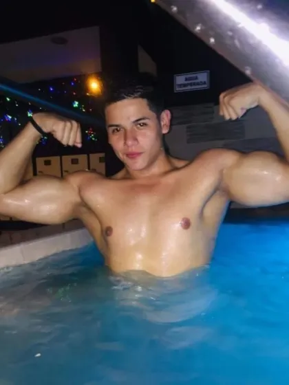 Huang Long-Lei, male escort in Hong Kong, recommendation photo 3
