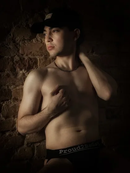 Feng Wave, male escort in Hong Kong, recommendation photo 2