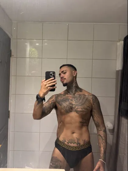 Atlas Dong, male escort in Hong Kong, recommendation photo 1