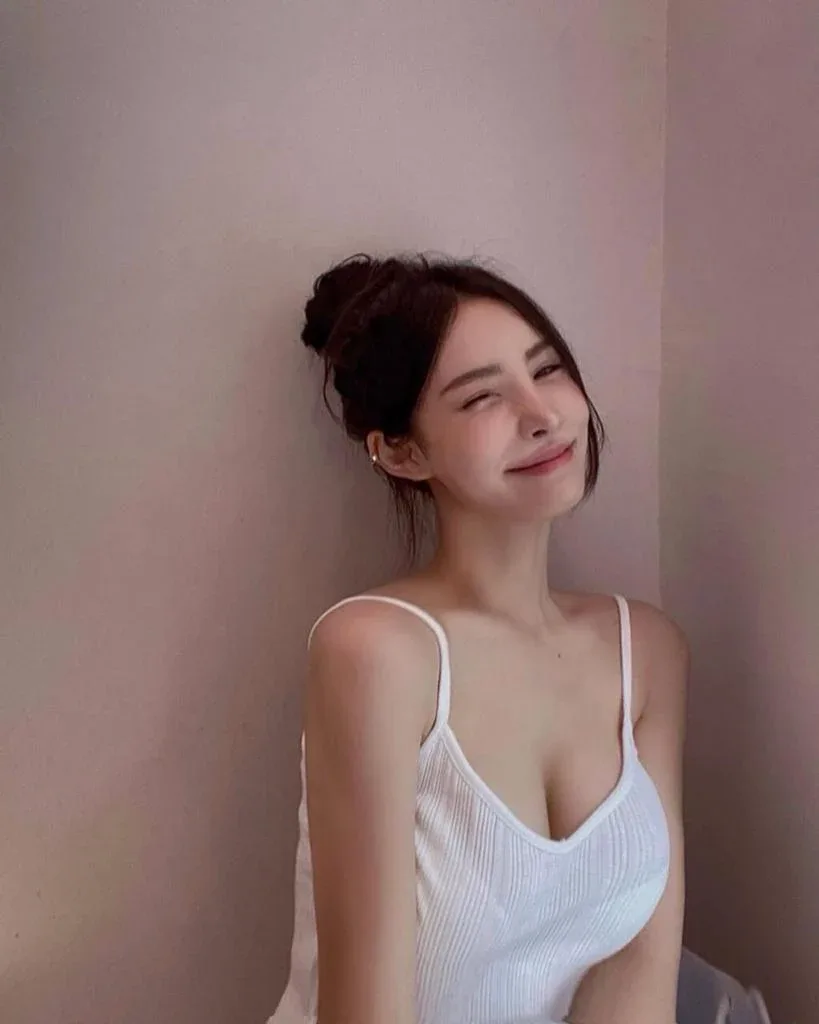 Zhang Rina-Fang, Hong Kong profile photo 2