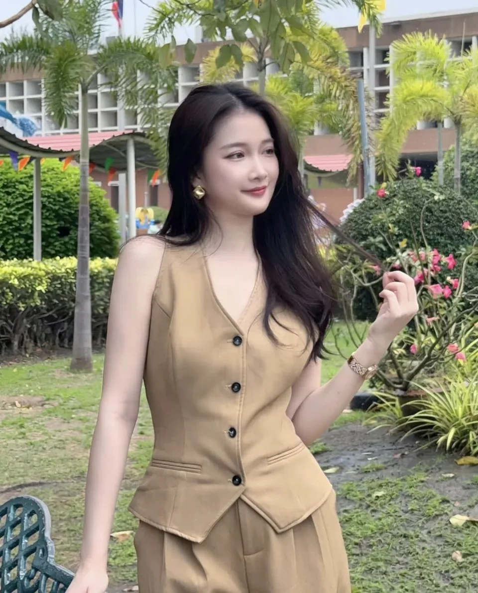 Hu Fei-Ailin, Hong Kong profile photo 4